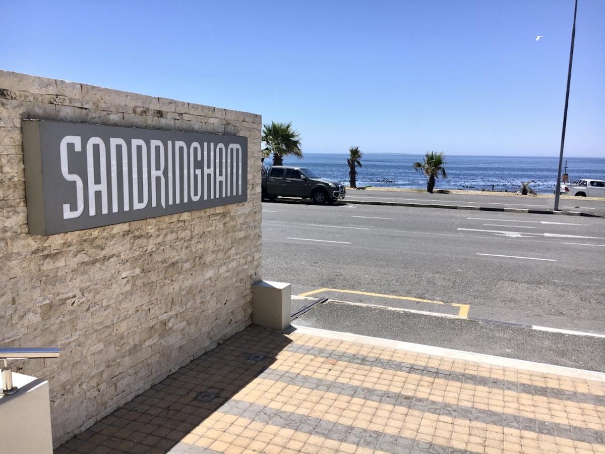 Appartamento Sandringham Bachelor Beach Road Bloubergstrand Esterno foto